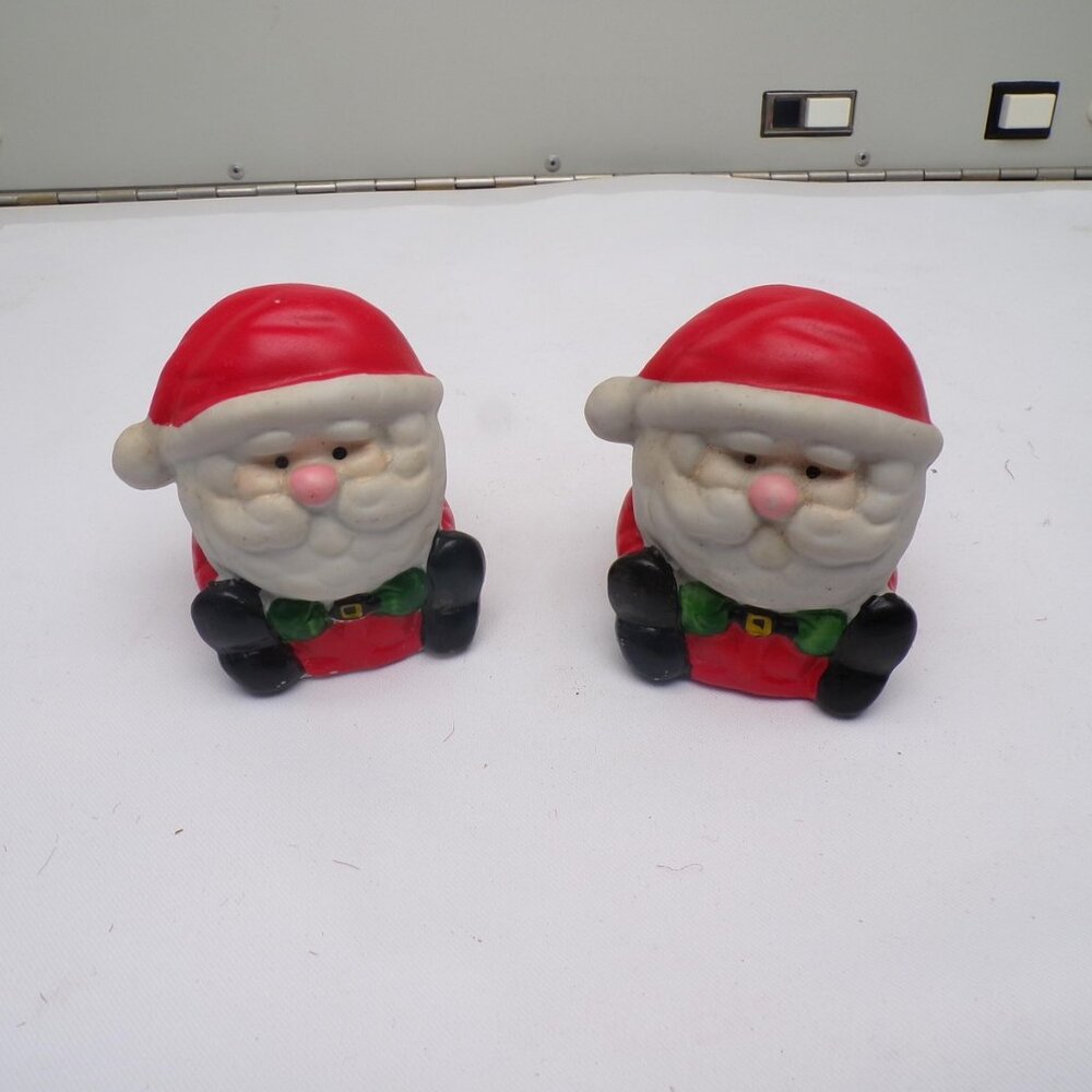 Ceramic Santa Claus Salt & Pepper Shakers Red Christmas Holiday Set Of 2 Small